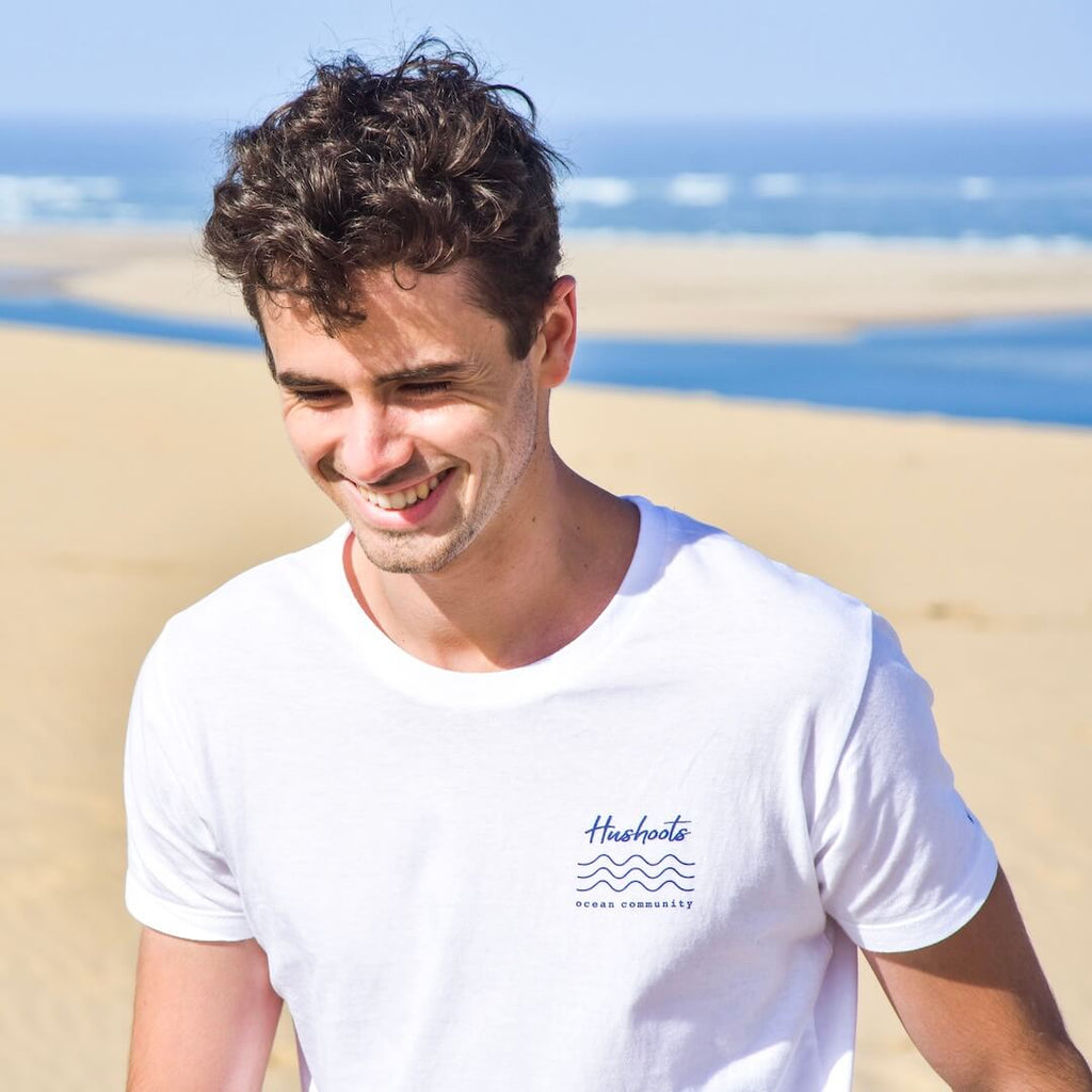 Théo et l'Ocean Community le Tee-Shirt blanc Hushoots pour l'été